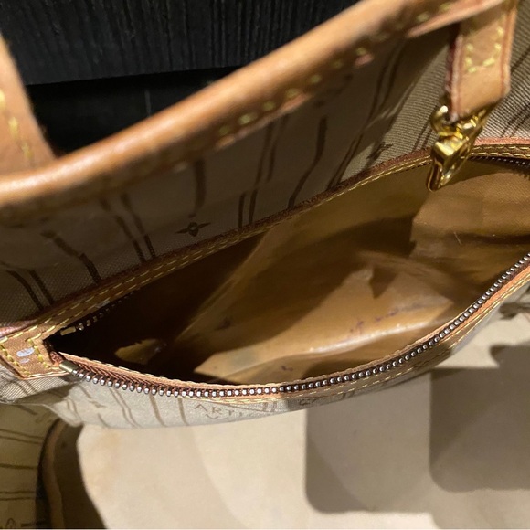 Louis Vuitton Classic Brown neverfull MM Monogram Tote - Picture 4 of 15